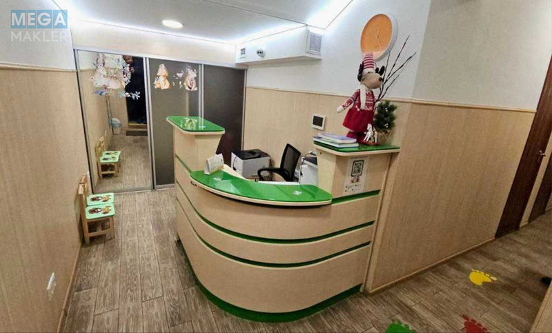 Оренда комерційної нерухомості, 162&nbsp;кв.м, под офис, <a class="location-link" href="/kiev/" title="Недвижимость Київ">Київ</a>, <a class="location-link" href="/kiev/pecherskij/" title="Недвижимость Печерський район">Печерський р-н</a>, Щорса ул., 27 (изображение 1)