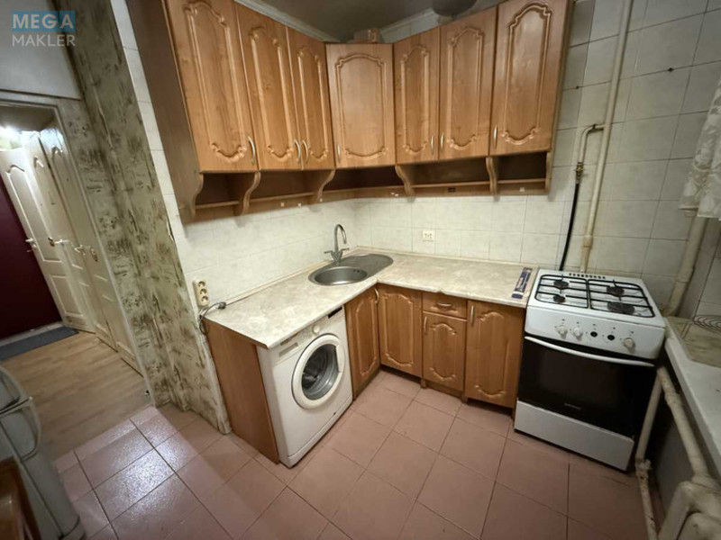 Оренда 3 кімнатної квартири, <a class="location-link" href="/kiev/" title="Недвижимость Київ">Київ</a>, <a class="location-link" href="/kiev/svyatoshinskij/" title="Недвижимость Святошинський район">Святошинський р-н</a>, Генерала Наумова ул., 31 (изображение 1)