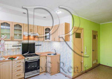 Продаж 3 кімнатної квартири (87/49/18), 10 пов. 10 пов. будинку