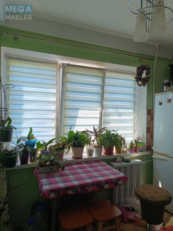 Оренда кімнати (підселення), <a class="location-link" href="/kiev/" title="Недвижимость Київ">Київ</a>, <a class="location-link" href="/kiev/dneprovskij/" title="Недвижимость Дніпровський район">Дніпровський р-н</a>, Братиславська вул., 24 (изображение 1)