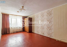 Продаж 4 кімнатної квартири (28,4/?/?), 3 пов. 9 пов. будинку