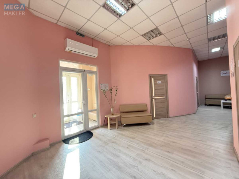 Оренда окремої будівлі/побудови, 153&nbsp;кв.м, <a class="location-link" href="/kiev/" title="Недвижимость Київ">Київ</a>, <a class="location-link" href="/kiev/darnickij/" title="Недвижимость Дарницький район">Дарницький р-н</a>, Срібнокільська вул., 12 (изображение 1)