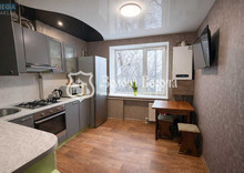 Продаж 2 кімнатної квартири (40/25/9), 2 пов. 2 пов. будинку