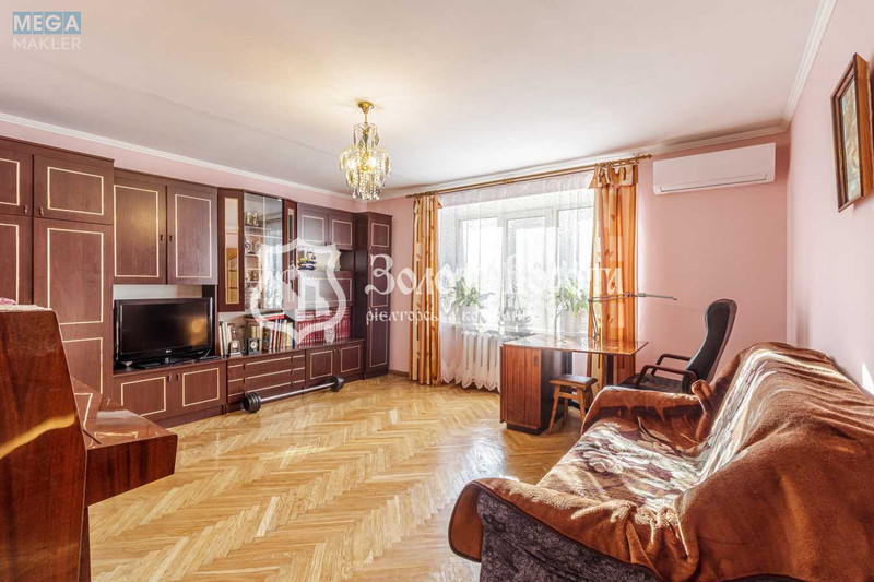 Продаж 3 кімнатної квартири (83/55/11), 6 пов. 9 пов. будинку, <a class="location-link" href="/kiev/" title="Недвижимость Київ">Київ</a>, <a class="location-link" href="/kiev/pecherskij/" title="Недвижимость Печерський район">Печерський р-н</a>, Кловський узвіз, 18 (изображение 1)