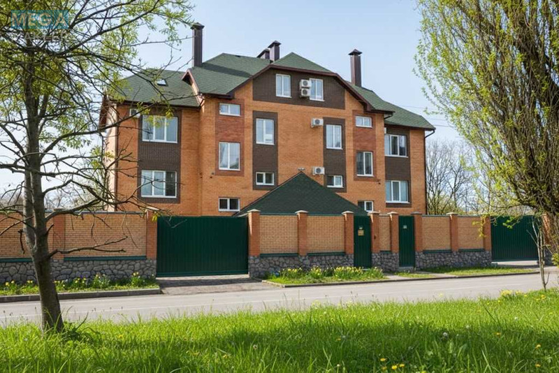 Продаж дома, 4&nbsp;поверху, 667&nbsp;кв.м, 19&nbsp;кімнат, ділянка 10&nbsp;соток, <a class="location-link" href="/poltava/" title="Недвижимость Полтава">Полтава</a>, <a class="location-link" href="/poltava/kievskij/" title="Недвижимость Київський район">Київський р-н</a>, Юрія Тимошенко, 5Б (изображение 1)