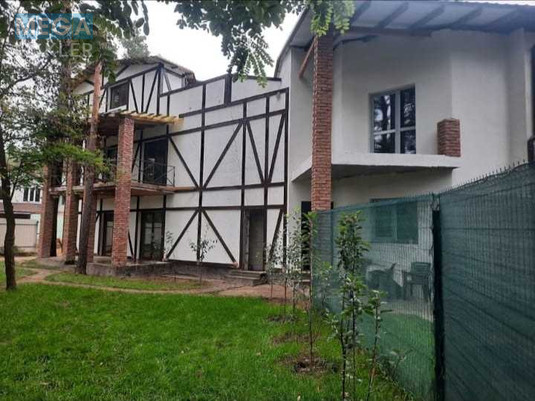 Новобудова, 3 поверхів, <a class="location-link" href="/kiev/" title="Недвижимость Київ">Київ</a>, <a class="location-link" href="/kiev/darnickij/" title="Недвижимость Дарницький район">Дарницький р-н</a>, 1-й Бортницький пров. (изображение 1)