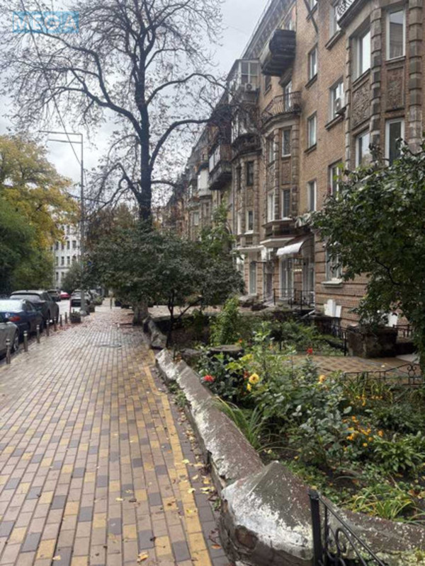 Продаж 1 кімнатної квартири (36/16/9), 5 пов. 5 пов. будинку, <a class="location-link" href="/kiev/" title="Недвижимость Київ">Київ</a>, <a class="location-link" href="/kiev/goloseevskij/" title="Недвижимость Голосіївський район">Голосіївський р-н</a>, Микільсько-Ботанічна вул., 7/9 (изображение 1)