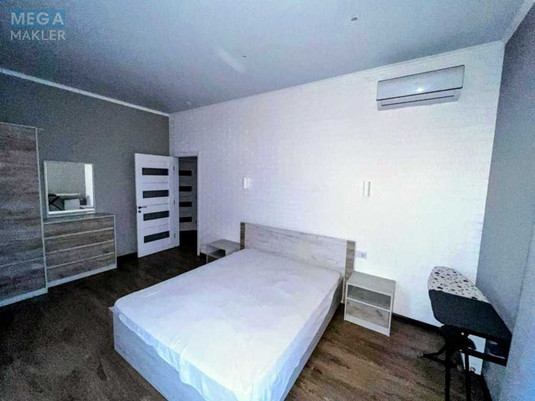 Оренда 3 кімнатної квартири, <a class="location-link" href="/odessa/" title="Недвижимость Одеса">Одеса</a>, <a class="location-link" href="/odessa/primorskij/" title="Недвижимость Приморський район">Приморський р-н</a>, Неделина, 82 (изображение 1)