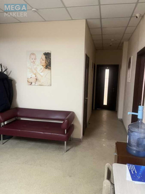 Оренда комерційної нерухомості, 16&nbsp;кв.м, <a class="location-link" href="/kiev/" title="Недвижимость Київ">Київ</a>, <a class="location-link" href="/kiev/dneprovskij/" title="Недвижимость Дніпровський район">Дніпровський р-н</a>, Дніпровська наб., 1 (изображение 1)