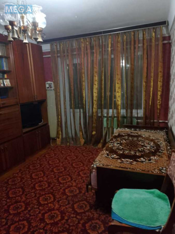 Оренда кімнати (підселення), <a class="location-link" href="/kiev/" title="Недвижимость Київ">Київ</a>, <a class="location-link" href="/kiev/dneprovskij/" title="Недвижимость Дніпровський район">Дніпровський р-н</a>, Верховної Ради бульв., 14 (изображение 1)