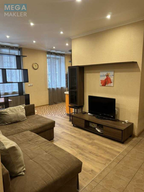 Оренда 3 кімнатної квартири, <a class="location-link" href="/kiev/" title="Недвижимость Київ">Київ</a>, <a class="location-link" href="/kiev/solomenskij/" title="Недвижимость Солом'янський район">Солом'янський р-н</a>, Искровская ул., 22 (изображение 1)