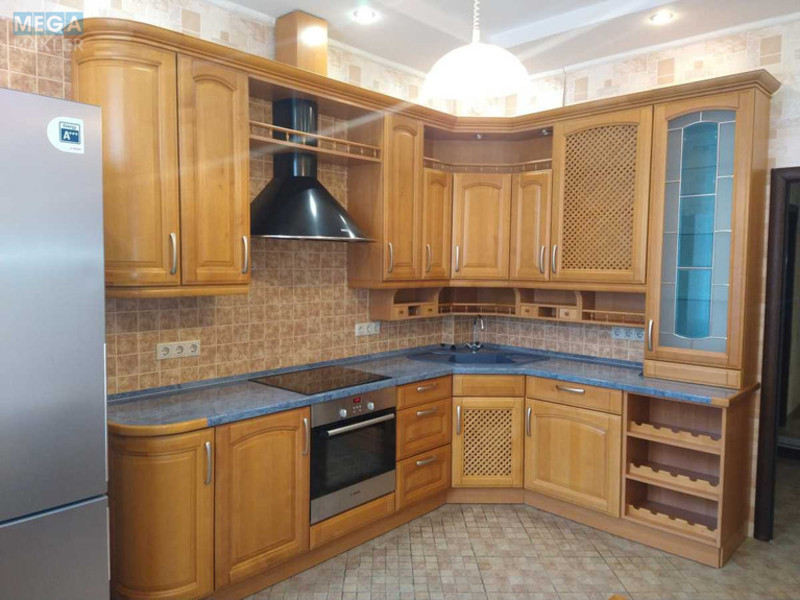 Оренда 3 кімнатної квартири, <a class="location-link" href="/kiev/" title="Недвижимость Київ">Київ</a>, <a class="location-link" href="/kiev/podolskij/" title="Недвижимость Подільський район">Подільський р-н</a>, Кирилівська вул. (изображение 1)