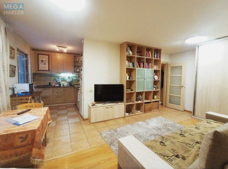 Продаж 2 кімнатної квартири (46/29/7), 1 пов. 5 пов. будинку, <a class="location-link" href="/kiev/" title="Недвижимость Київ">Київ</a>, <a class="location-link" href="/kiev/solomenskij/" title="Недвижимость Солом'янський район">Солом'янський р-н</a>, Академика Стражеско ул., 9 (изображение 1)