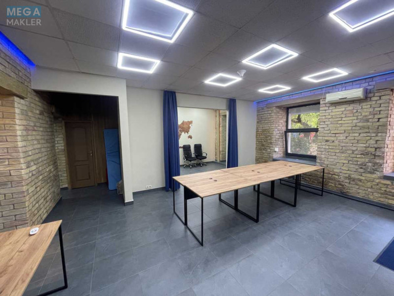 Оренда комерційної нерухомості, 110&nbsp;кв.м, под офис, <a class="location-link" href="/kiev/" title="Недвижимость Київ">Київ</a>, <a class="location-link" href="/kiev/pecherskij/" title="Недвижимость Печерський район">Печерський р-н</a>, Саксаганского ул., 43 (изображение 1)