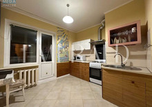 Продаж 1 кімнатної квартири (43/18/10), 18 пов. 22 пов. будинку