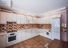 Продаж 12 кімнатної квартири (180/135/23), 2 пов. 2 пов. будинку