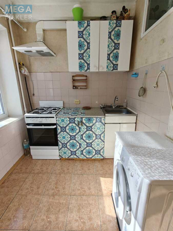 Оренда 1 кімнатної квартири, <a class="location-link" href="/kiev/" title="Недвижимость Київ">Київ</a>, <a class="location-link" href="/kiev/dneprovskij/" title="Недвижимость Дніпровський район">Дніпровський р-н</a>, Івана Микитенка вул., 25 (изображение 1)