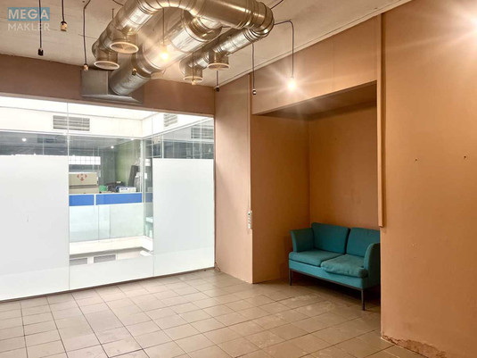 Оренда комерційної нерухомості, 26&nbsp;кв.м, <a class="location-link" href="/kiev/" title="Недвижимость Київ">Київ</a>, <a class="location-link" href="/kiev/dneprovskij/" title="Недвижимость Дніпровський район">Дніпровський р-н</a>, Павла Тичини просп., 18-б (изображение 1)