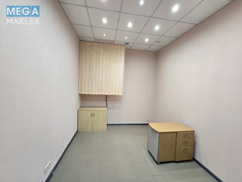 Оренда приміщення у житловому будинку, до&nbsp;14&nbsp;кв.м, свіжий ремонт, <a class="location-link" href="/dnepropetrovsk/" title="Недвижимость Дніпра">Дніпро</a>, <a class="location-link" href="/dnepropetrovsk/kirovskij/" title="Недвижимость Кіровський район">Кіровський р-н</a>, Херсонська (изображение 1)