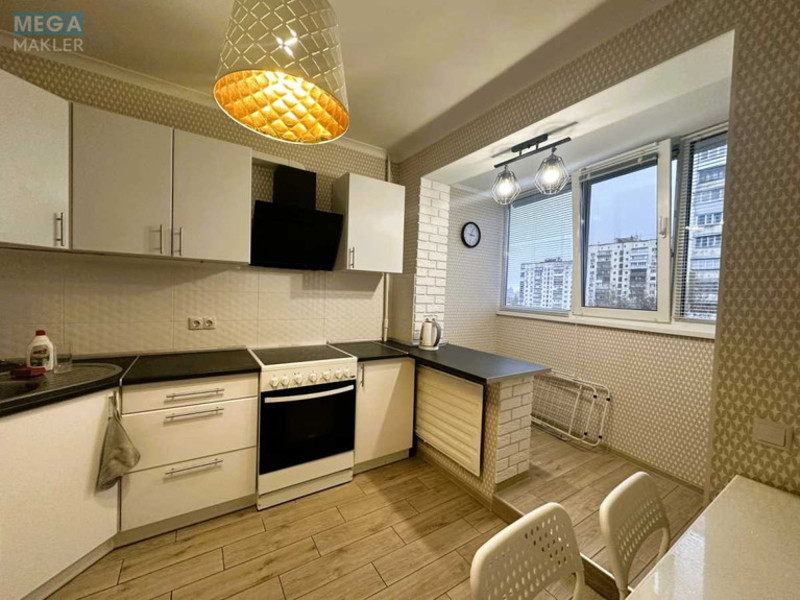 Оренда 1 кімнатної квартири, <a class="location-link" href="/kiev/" title="Недвижимость Київ">Київ</a>, <a class="location-link" href="/kiev/solomenskij/" title="Недвижимость Солом'янський район">Солом'янський р-н</a>, Митрополита Василя Липківського вул., 28 (изображение 1)