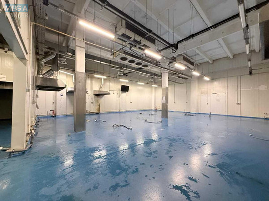 Оренда комплексу будівель та споруд, 2&nbsp;850&nbsp;кв.м, под производство, <a class="location-link" href="/schastlivoe-selo-kv/" title="Недвижимость Щасливі">Щасливе</a>, вул. Центральна (изображение 1)