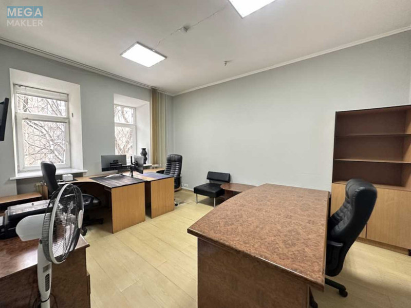 Оренда комерційної нерухомості, 70&nbsp;кв.м, под офис, <a class="location-link" href="/kiev/" title="Недвижимость Київ">Київ</a>, <a class="location-link" href="/kiev/shevchenkovskij/" title="Недвижимость Шевченківський район">Шевченківський р-н</a>, Костельная ул., 10 (изображение 1)