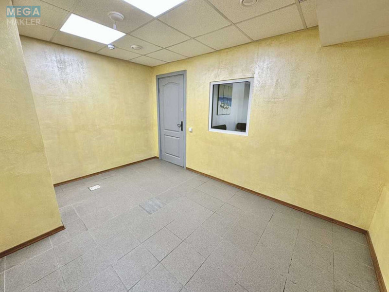 Оренда комерційної нерухомості, 12&nbsp;кв.м, под офис, <a class="location-link" href="/kiev/" title="Недвижимость Київ">Київ</a>, <a class="location-link" href="/kiev/goloseevskij/" title="Недвижимость Голосіївський район">Голосіївський р-н</a>, Саперно-Слобідська вул., 8 (изображение 1)