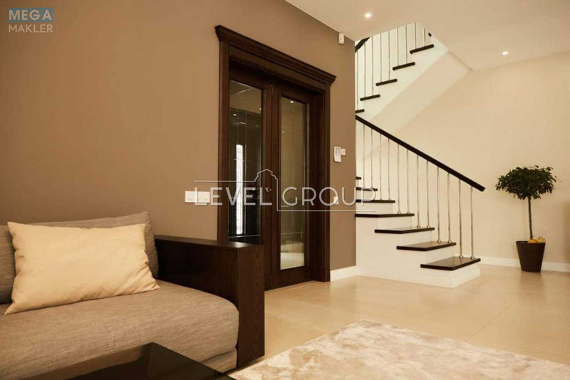 Продаж дома, 3&nbsp;поверху, 357&nbsp;кв.м, 7&nbsp;кімнат, ділянка 6&nbsp;соток, <a class="location-link" href="/kiev/" title="Недвижимость Київ">Київ</a>, <a class="location-link" href="/kiev/podolskij/" title="Недвижимость Подільський район">Подільський р-н</a>, Порічкова вул., 166 (изображение 1)