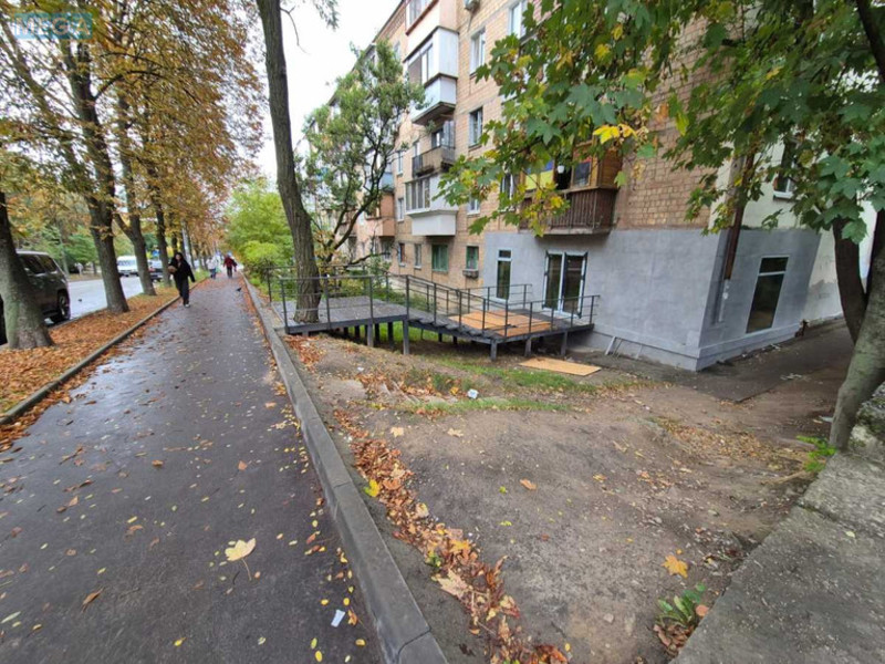 Оренда комерційної нерухомості, 50&nbsp;кв.м, под магазин, <a class="location-link" href="/kiev/" title="Недвижимость Київ">Київ</a>, <a class="location-link" href="/kiev/podolskij/" title="Недвижимость Подільський район">Подільський р-н</a>, Червонопільська вул., 13/16 (изображение 1)