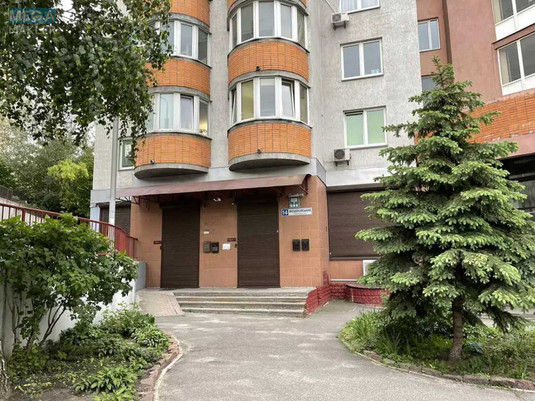 Продаж комерційної нерухомості, 237&nbsp;кв.м, под офис, <a class="location-link" href="/kiev/" title="Недвижимость Київ">Київ</a>, <a class="location-link" href="/kiev/goloseevskij/" title="Недвижимость Голосіївський район">Голосіївський р-н</a>, Феодосийский пер., 14 (изображение 1)