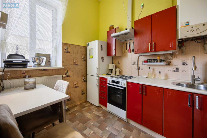 Продаж 2 кімнатної квартири (46/28/6), 2 пов. 4 пов. будинку, <a class="location-link" href="/lviv/" title="Недвижимость Львів">Львів</a>, <a class="location-link" href="/lviv/galickij/" title="Недвижимость Галицький район">Галицький р-н</a>, Лазнева (изображение 1)