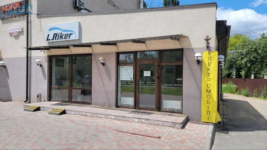 Оренда комерційної нерухомості, 93&nbsp;кв.м, под магазин, <a class="location-link" href="/kiev/" title="Недвижимость Київ">Київ</a>, <a class="location-link" href="/kiev/solomenskij/" title="Недвижимость Солом'янський район">Солом'янський р-н</a>, Повітрофлотський просп., 90 (изображение 1)