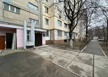 Продаж 3 кімнатної квартири (68/42/8), 1 пов. 9 пов. будинку