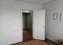 Продаж 3 кімнатної квартири (71/43/9), 1 пов. 2 пов. будинку