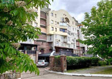 Продаж 3 кімнатної квартири (181/?/18), 4 пов. 8 пов. будинку