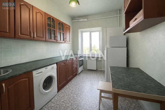 Продаж 4 кімнатної квартири (75/50/8), 5 пов. 5 пов. будинку, <a class="location-link" href="/kiev/" title="Недвижимость Київ">Київ</a>, <a class="location-link" href="/kiev/podolskij/" title="Недвижимость Подільський район">Подільський р-н</a>, Тульчинська вул., 7 (изображение 1)