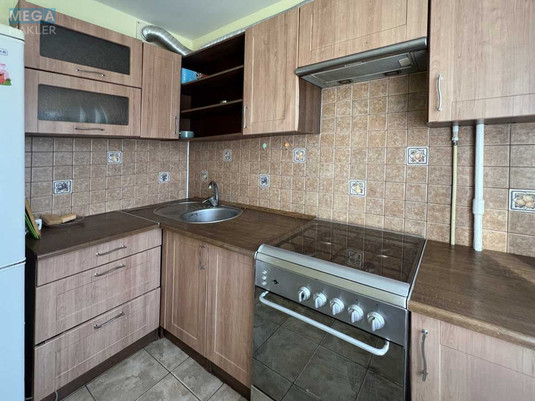 Продаж 1 кімнатної квартири (34/18/7), 3 пов. 9 пов. будинку, <a class="location-link" href="/kiev/" title="Недвижимость Київ">Київ</a>, <a class="location-link" href="/kiev/podolskij/" title="Недвижимость Подільський район">Подільський р-н</a>, Європейського Союзу просп., 64Б (изображение 1)