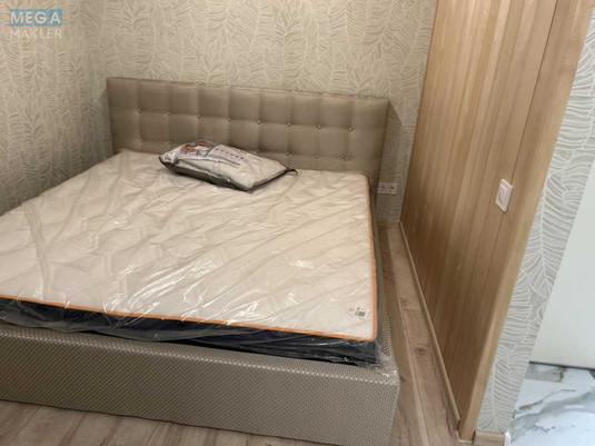 Оренда 1 кімнатної квартири, <a class="location-link" href="/kiev/" title="Недвижимость Київ">Київ</a>, <a class="location-link" href="/kiev/svyatoshinskij/" title="Недвижимость Святошинський район">Святошинський р-н</a>, Жолудева ул., 1Г (изображение 1)