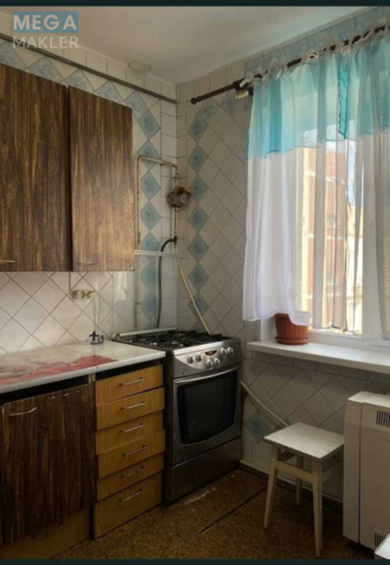 Продаж 3 кімнатної квартири (72/38/8), 4 пов. 4 пов. будинку, <a class="location-link" href="/kalinovka-pgt/" title="Недвижимость Калинівка">Калинівка</a>, Жовтнева, 3 (изображение 1)