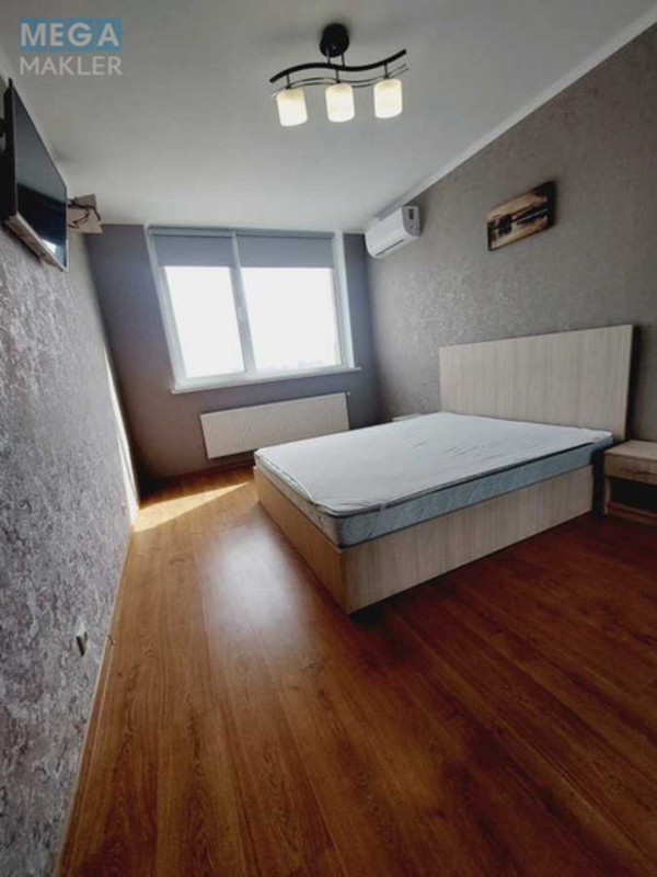 Оренда 1 кімнатної квартири, <a class="location-link" href="/kiev/" title="Недвижимость Київ">Київ</a>, <a class="location-link" href="/kiev/podolskij/" title="Недвижимость Подільський район">Подільський р-н</a>, Європейського Союзу просп., 41Д (изображение 1)