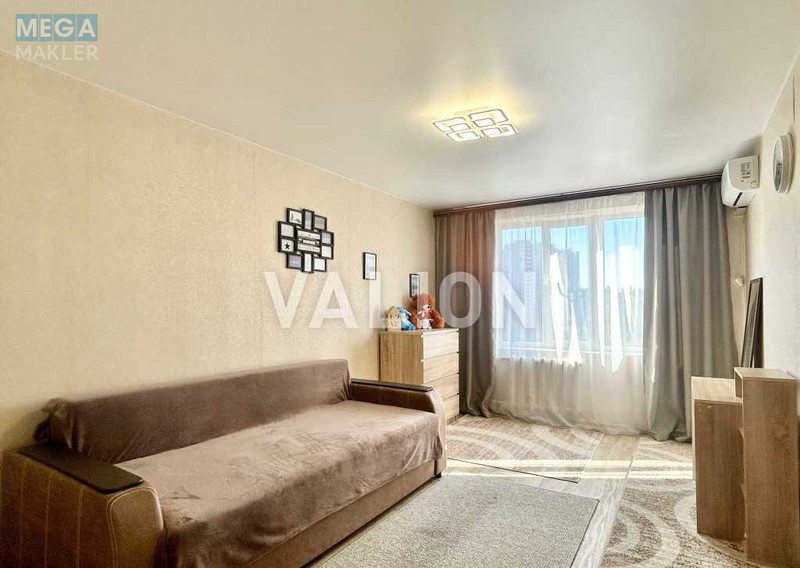 Продаж 3 кімнатної квартири (73,3/45,9/8,2), 9 пов. 16 пов. будинку, <a class="location-link" href="/kiev/" title="Недвижимость Київ">Київ</a>, <a class="location-link" href="/kiev/goloseevskij/" title="Недвижимость Голосіївський район">Голосіївський р-н</a>, Голосіївський просп., 11 (изображение 1)