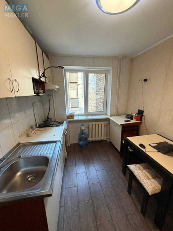 Продаж 2 кімнатної квартири (55,5/29/7,4), 3 пов. 9 пов. будинку, <a class="location-link" href="/kiev/" title="Недвижимость Київ">Київ</a>, <a class="location-link" href="/kiev/goloseevskij/" title="Недвижимость Голосіївський район">Голосіївський р-н</a>, Большая Васильковская ул., 102 (изображение 1)