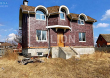 Продаж дома, 2&nbsp;поверху, 227&nbsp;кв.м, 4&nbsp;кімнати, ділянка 9&nbsp;соток