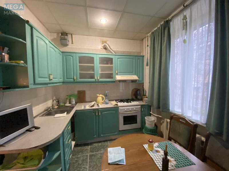 Продаж 3 кімнатної квартири (81/49,9/8,5), 1 пов. 4 пов. будинку, <a class="location-link" href="/kiev/" title="Недвижимость Київ">Київ</a>, <a class="location-link" href="/kiev/solomenskij/" title="Недвижимость Солом'янський район">Солом'янський р-н</a>, Очаківська вул., 8 (изображение 1)