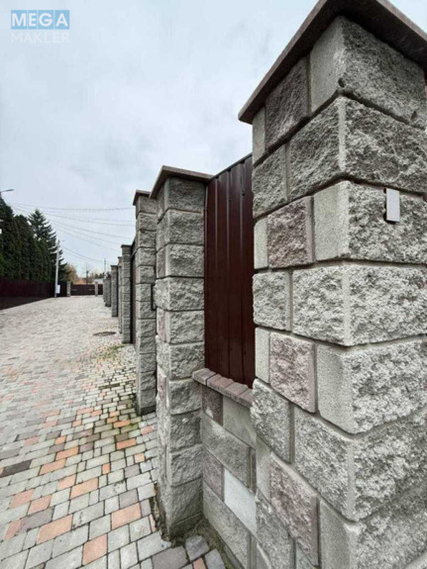 Продаж дома, 3&nbsp;поверху, 180&nbsp;кв.м, 4&nbsp;кімнати, ділянка 2&nbsp;сотки, <a class="location-link" href="/belaya-tserkov/" title="Недвижимость Біла Церква">Біла Церква</a>, Фастівська (изображение 1)