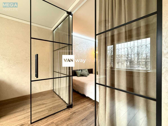 Продаж 1 кімнатної квартири (32/17/7,2), 1 пов. 9 пов. будинку, <a class="location-link" href="/kiev/" title="Недвижимость Київ">Київ</a>, <a class="location-link" href="/kiev/dneprovskij/" title="Недвижимость Дніпровський район">Дніпровський р-н</a>, Андрія Малишка вул., 3 (изображение 1)