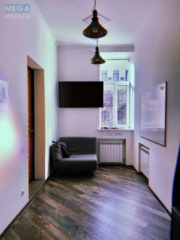 Продаж комерційної нерухомості, 14,70&nbsp;кв.м, под офис, <a class="location-link" href="/kiev/" title="Недвижимость Київ">Київ</a>, <a class="location-link" href="/kiev/pecherskij/" title="Недвижимость Печерський район">Печерський р-н</a>, Лютеранская ул., 17 (изображение 1)