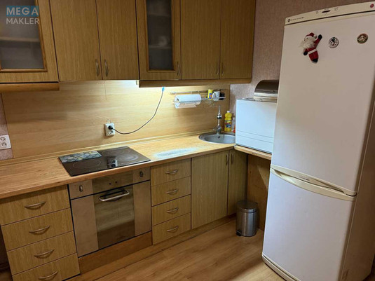 Оренда 1 кімнатної квартири, <a class="location-link" href="/kiev/" title="Недвижимость Київ">Київ</a>, <a class="location-link" href="/kiev/darnickij/" title="Недвижимость Дарницький район">Дарницький р-н</a>, Урловская ул., 9 (изображение 1)