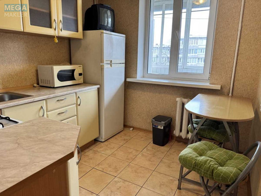 Оренда 1 кімнатної квартири, <a class="location-link" href="/kiev/" title="Недвижимость Київ">Київ</a>, <a class="location-link" href="/kiev/svyatoshinskij/" title="Недвижимость Святошинський район">Святошинський р-н</a>, Михаила Котельникова ул., 87 (изображение 1)