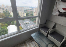 Продаж 1 кімнатної квартири (40/15/14), 18 пов. 25 пов. будинку